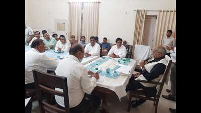 Uttar Pradesh animal husbandry and milk development minister Dharampal Singh at a review meeting of Meerut division on Saturday. (HT) Uttar Pradesh animal husbandry and milk development minister Dharampal Singh at a review meeting of Meerut division on Saturday. (HT)