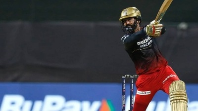 Dinesh Karthik in IPL 2022 game against Delhi Capitals (IPLT20.com) Dinesh Karthik in IPL 2022 game against Delhi Capitals (IPLT20.com)