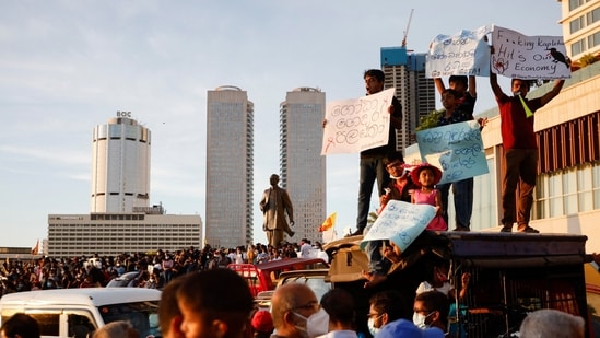 Proteste in der Nähe des Präsidialsekretariats inmitten der Wirtschaftskrise des Landes in Colombo, Sri Lanka (REUTERS)