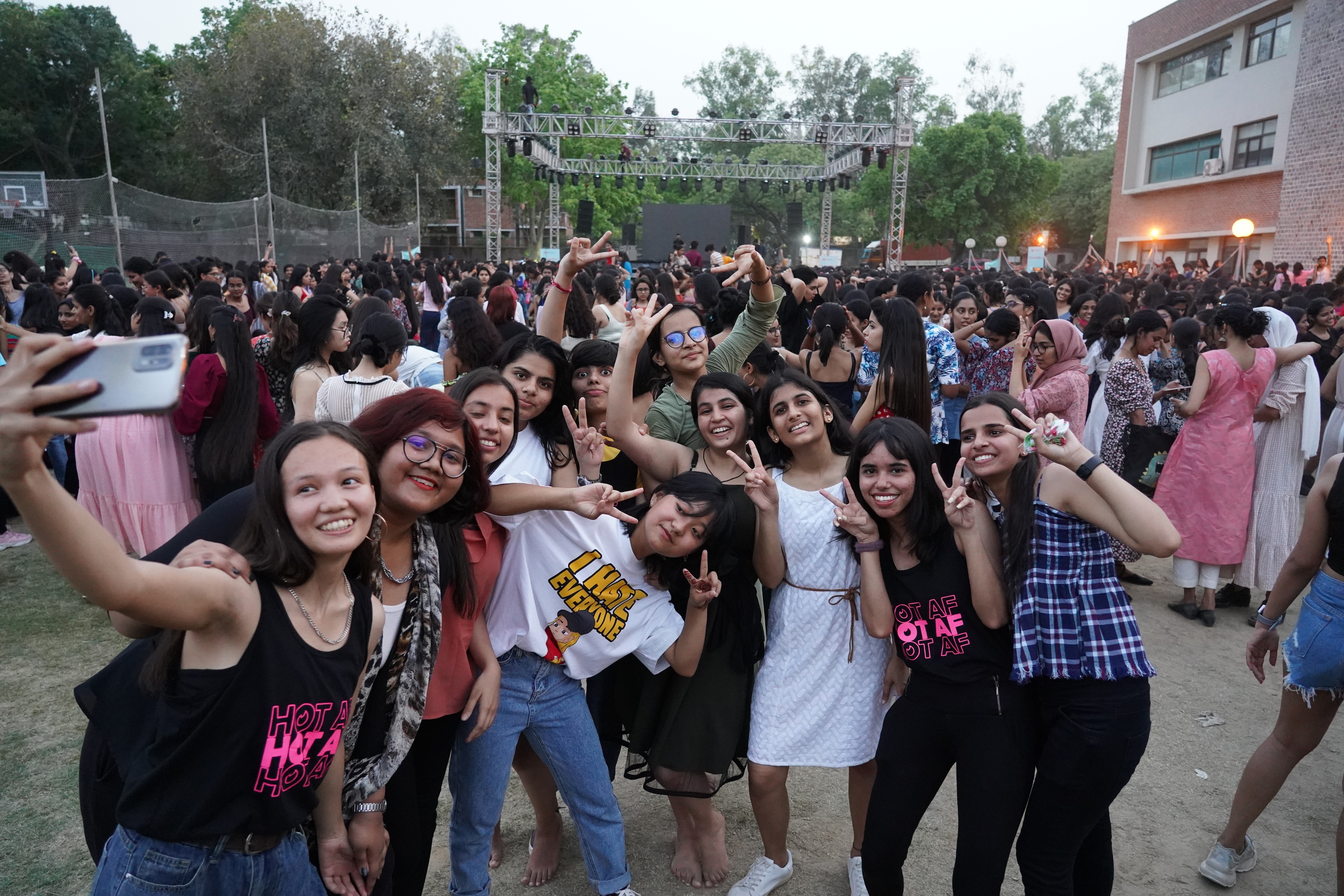 Taking a break from hopping in between events, students pause and pose for the shutterbugs. (Photo: Gokul VS/HT) Taking a break from hopping in between events, students pause and pose for the shutterbugs. (Photo: Gokul VS/HT)