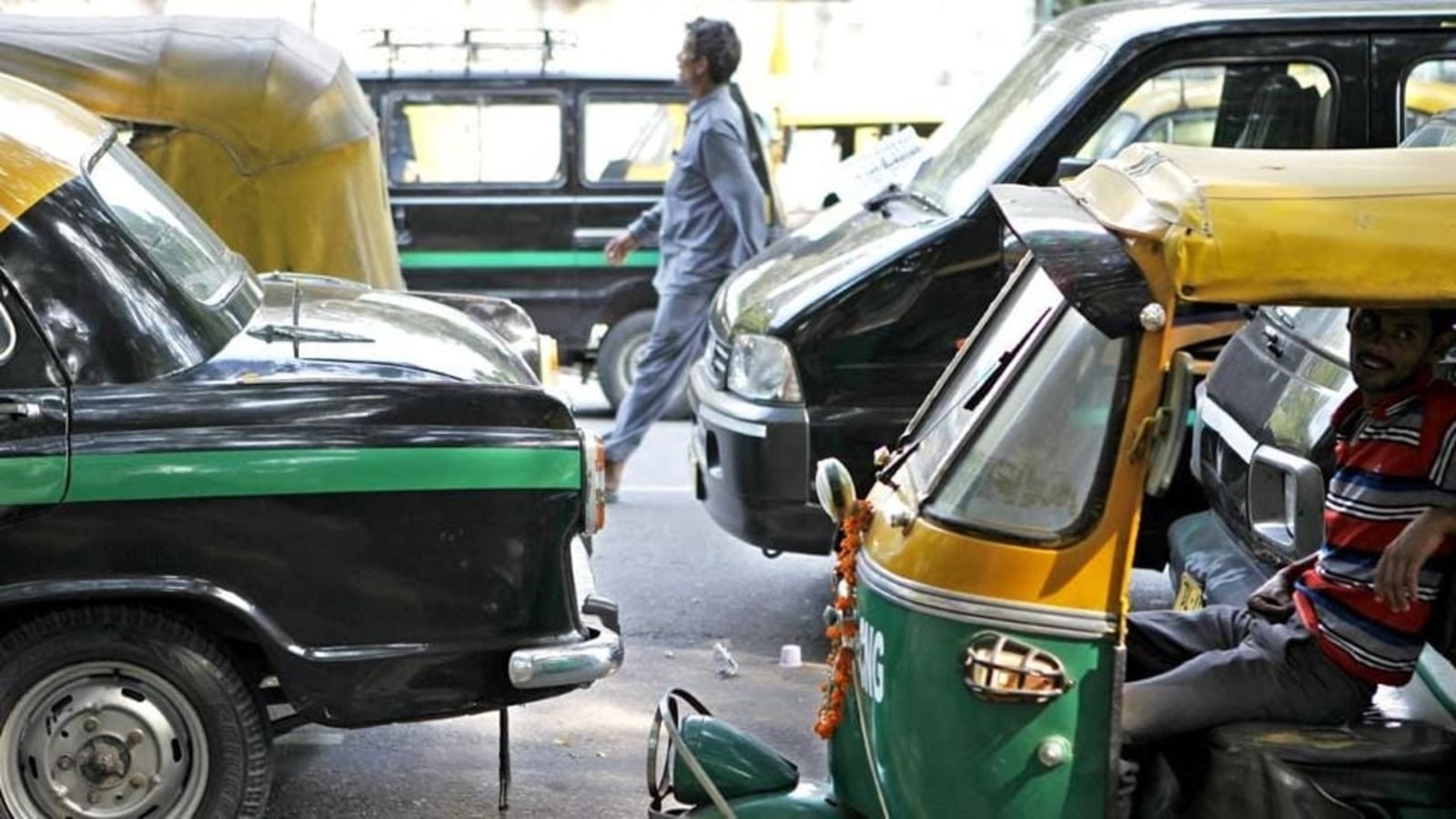 Petrol, CNG price hike: Auto, cab drivers Delhi to go on strike tomorrow