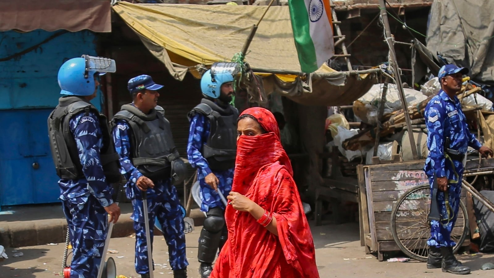 झारखंड में रामनवमी झंडा विसर्जन जुलूस के दौरान हंगामा, पथराव में CO समेत आधा दर्जन लोग जख्मी, पुलिस के जवानों को…- Uproar during Ram Navami flag immersion procession in Jharkhand, half a dozen people including CO injured in stone pelting, police personnel…