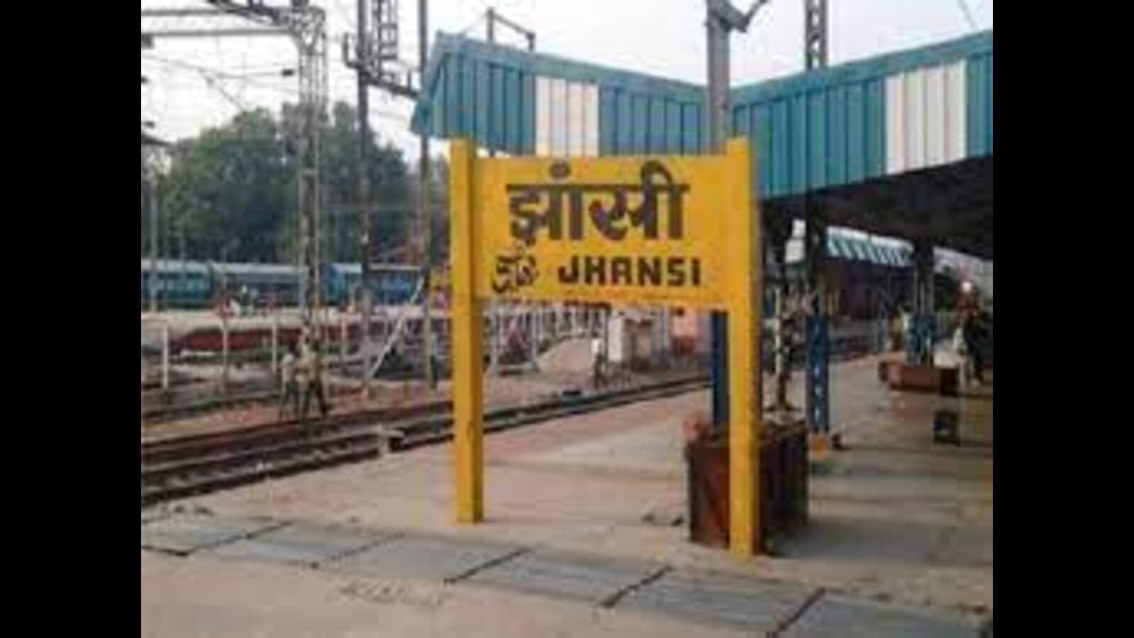 Railway minister puts ‘Jhansi’ back in station name - Hindustan Times