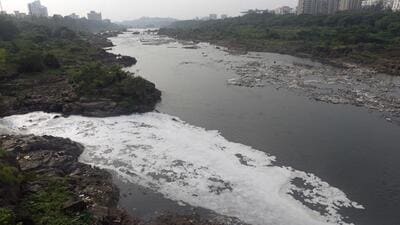 A 15-year-old boy was pushed into the Mula river from Bopodi railway bridge at around 10.30 am on Saturday, said officials.) (REPRESENTATIVE IMAGE)