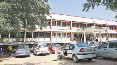 According to an official, Pune and Pimpri-Chinchwad RTOs every year gives around 20 per cent of overall revenue to the state government. (FILE PHOTO) According to an official, Pune and Pimpri-Chinchwad RTOs every year gives around 20 per cent of overall revenue to the state government. (FILE PHOTO)