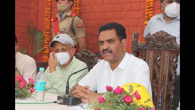 UP MoS (independent charge) for social welfare Asim Arun was addressing a gathering during his visit to Dayalbagh Educational Institute in Agra (HT photo) UP MoS (independent charge) for social welfare Asim Arun was addressing a gathering during his visit to Dayalbagh Educational Institute in Agra (HT photo)