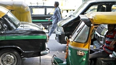 Hundreds of auto, taxi and cab drivers staged a protest at the Delhi Secretariat recently demanding subsidy on CNG prices. ((HT file photo/ representational image)) Hundreds of auto, taxi and cab drivers staged a protest at the Delhi Secretariat recently demanding subsidy on CNG prices. ((HT file photo/ representational image))