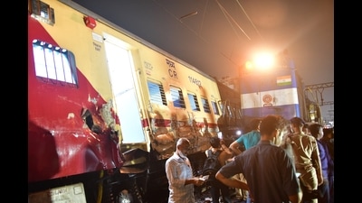 As a result of SPAD, the train hit the Gadgad Express, resulting in a side collision. (Bhushan Koyande/HT Photo) As a result of SPAD, the train hit the Gadgad Express, resulting in a side collision. (Bhushan Koyande/HT Photo)