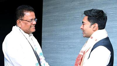 Trinamool Congress national general secretary Abhishek Banerjee congratulates former Assam Congress chief Ripun Bora as he joins the party, in Kolkata on Sunday. (ANI) Trinamool Congress national general secretary Abhishek Banerjee congratulates former Assam Congress chief Ripun Bora as he joins the party, in Kolkata on Sunday. (ANI)