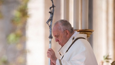 Pope Francis leads the Easter Mass at St. Peter's Square at the Vatican. (Vatican Media/­Handout via REUTERS)