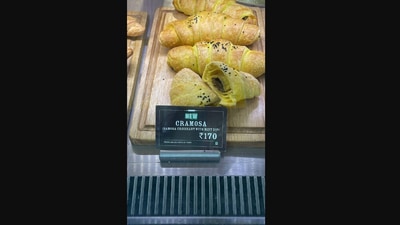 The image of Cramosa - a fusion dish that combines samosa with croissant. (Twitter/@priyal)
