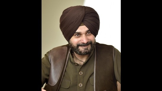 Compensate Punjab farmers for crop loss: Navjot Sidhu reminds Arvind Kejriwal of poll promise