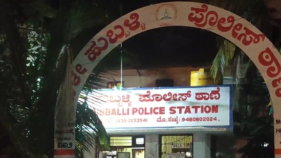 Karnataka | A stone-pelting incident took place at Old Hubli Police Station, Hubli(ANI)