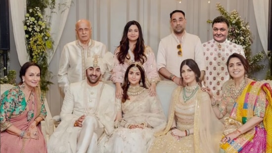 A Photoshop wizard added Rishi Kapoor to the Bhatt-Kapoor family picture from Alia Bhatt and Ranbir Kapoor's wedding.