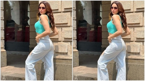 Aamna’s go-to fashion for this summer seems to be denims. A few days back, Aamna made us drool in a cropped top and a pair of distressed denims.(Instagram/@aamnasharifofficial)