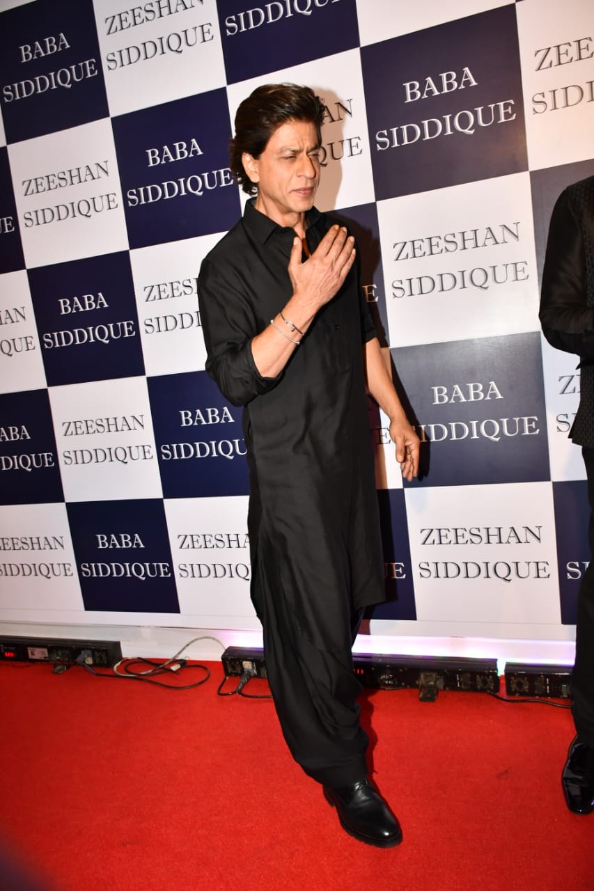 Shah Rukh Khan at Baba Siddique's Iftaar bash. (Yogen Shah)