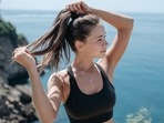 High impact sports bra provide full coverage and support to perform workouts with ease.
