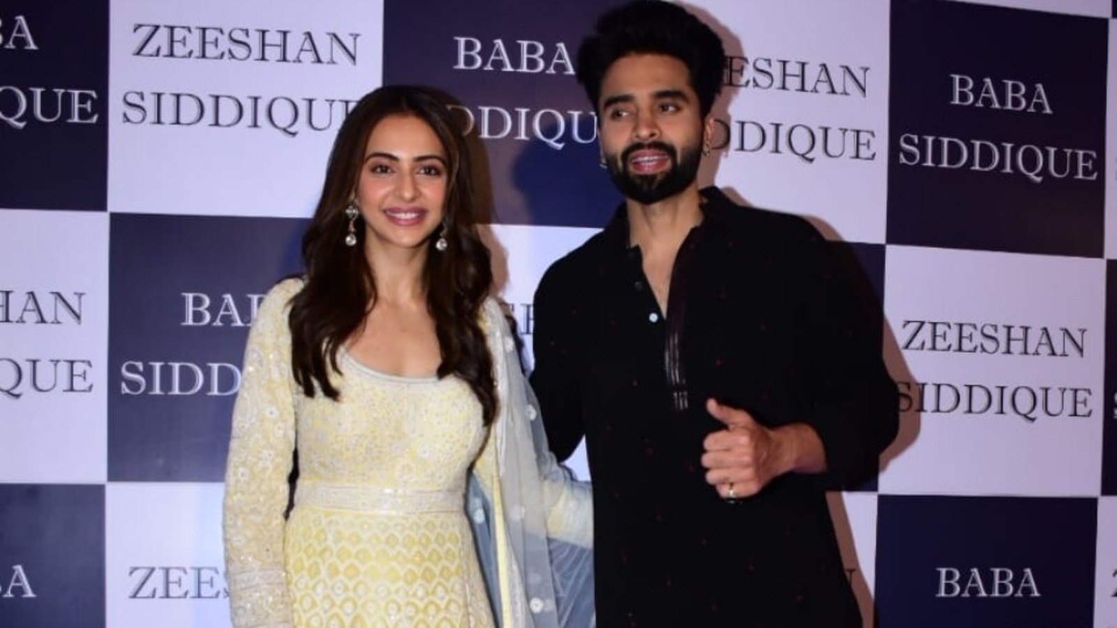 Rakul Preet Singh attends Baba Siddique’s Iftar party with Jackky Bhagnani in stunning anarkali: See pics, video