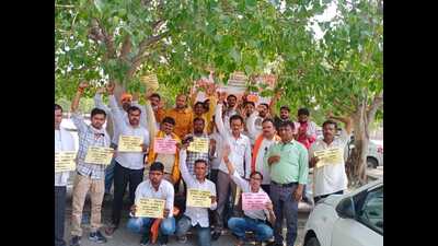 Cab drivers staging a protest (Sourced)