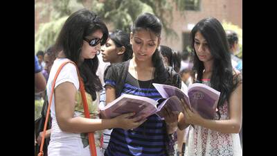 The director of education (secondary and higher secondary), Pune, on Monday announced the online admission schedule for Class 11 for the academic year 2022-23. (HT FILE PHOTO) The director of education (secondary and higher secondary), Pune, on Monday announced the online admission schedule for Class 11 for the academic year 2022-23. (HT FILE PHOTO)