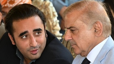 Pakistan People’s Party (PPP) chief Bilawal Bhutto Zardari with Prime Minister Shehbaz Sharif. (HT_PRINT) Pakistan People’s Party (PPP) chief Bilawal Bhutto Zardari with Prime Minister Shehbaz Sharif. (HT_PRINT)
