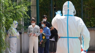 Shanghai is the epicenter of China’s worst Covid outbreak since Wuhan more than two years ago. (AFP)