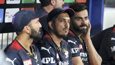 IPL 2022, RCB predicted XI vs LSG: Royal Challengers Bangalore player Virat Kohli with teammates at the dugout (IPL) IPL 2022, RCB predicted XI vs LSG: Royal Challengers Bangalore player Virat Kohli with teammates at the dugout (IPL)