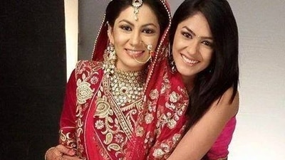 Sriti Jha and Mrunal Thakur on Kumkum Bhagya. Sriti Jha and Mrunal Thakur on Kumkum Bhagya. 