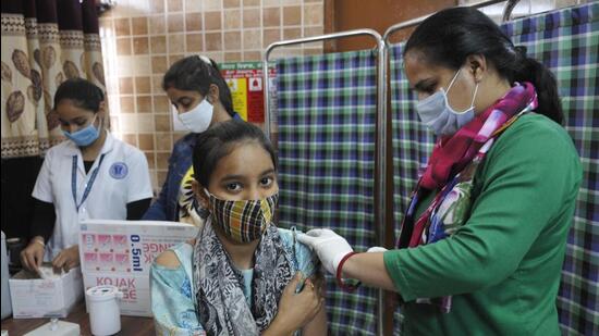 Chandigarh has been able to fully inoculate only 52% children in the 15-18 age group category, where the target is 72,000, though the first dose coverage has reached 90%. (HT File Photo)