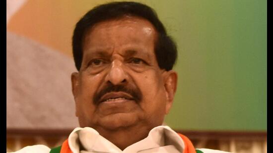 Navi Mumbai Commissioner of Police, BK Singh has said that police would take all action as per rules, law and evidence in Ganesh Naik (in pic) rape case. (HT FILE PHOTO)