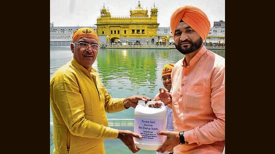 Haryana team visits Golden Temple to take holy water for 400th anniversary celebrations of Guru Tegh Bahadur