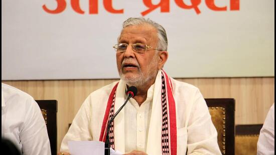 Uttar Pradesh finance minister Suresh Khanna at a press briefing in Lucknow on Monday. (HT PHOTO)