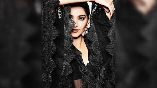 Sonam Kapoor teamed her gorgeous Kaftan with black lingerie and statement earrings.(Instagram/@sonamkapoor)