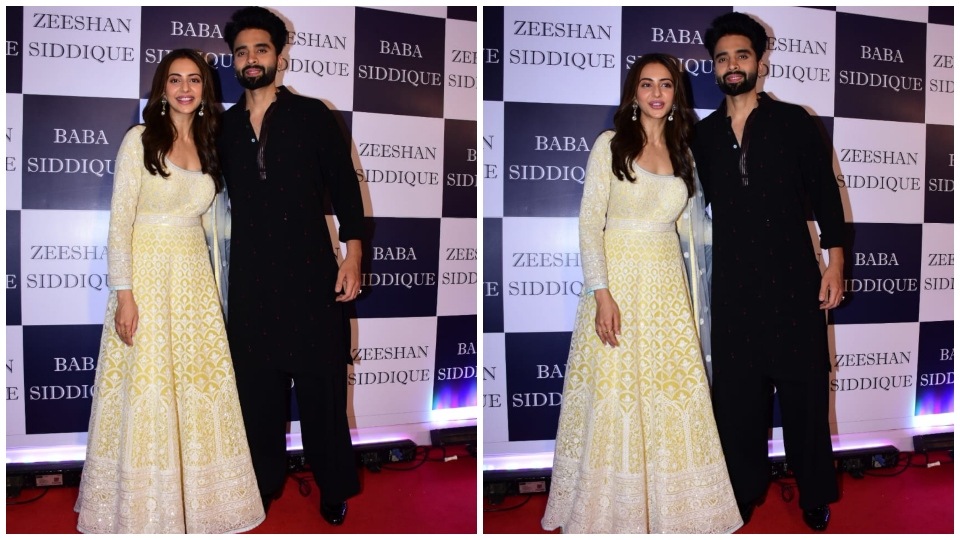 Rakul Preet Singh and Jackky Bhagnani arrive at Baba Siddique's Iftar party(HT Photo/Varinder Chawla)