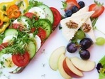 A combination of fibre, complex carbohydrates, proteins, good fats, vegetables is an ideal breakfast choice for those suffering from diabetes A combination of fibre, complex carbohydrates, proteins, good fats, vegetables is an ideal breakfast choice for those suffering from diabetes