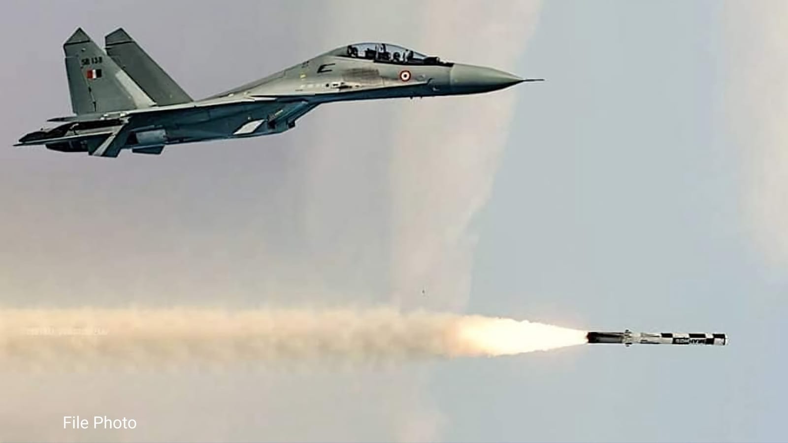 'Direct hit on the target': IAF successfully tests BrahMos missile from Su30-MkI