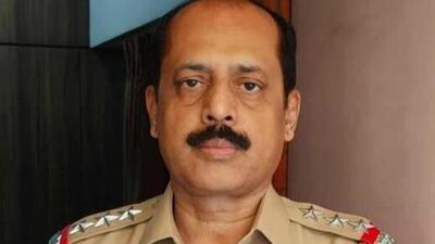 Dismissed Mumbai police officer Sachin Vaze, lodged at Taloja jail, was first arrested by the National Investigation Agency (NIA) in connection with the Antilia explosives scare and Mansukh Hiren murder case. (File Photo) Dismissed Mumbai police officer Sachin Vaze, lodged at Taloja jail, was first arrested by the National Investigation Agency (NIA) in connection with the Antilia explosives scare and Mansukh Hiren murder case. (File Photo)