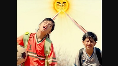 The sun sucking children's energy from their heads with a straw in this old Indian Glucon-D ad.&nbsp; (twitter/@adithi_mallesh)