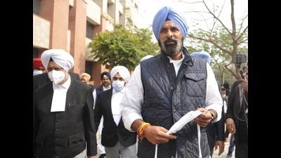 SAD leader Bikram Singh Majithia’s judicial custody extended till May 4 (HT) SAD leader Bikram Singh Majithia’s judicial custody extended till May 4 (HT)