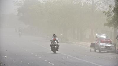 Delhi has recorded the highest number of heatwaves in April since 2010, when the Capital saw 11 heatwaves in the month. (Sanjeev Verma/HT PHOTO) Delhi has recorded the highest number of heatwaves in April since 2010, when the Capital saw 11 heatwaves in the month. (Sanjeev Verma/HT PHOTO)