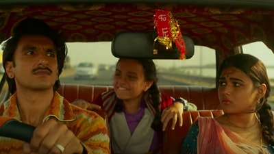 Ranveer Singh and Shalini Pandey in a still from Jayeshbhai Jordaar. Ranveer Singh and Shalini Pandey in a still from Jayeshbhai Jordaar.