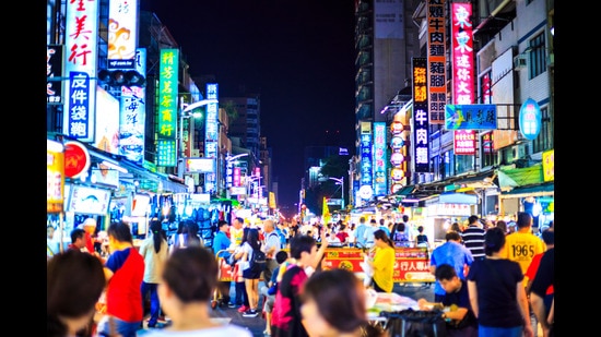 The Liuhe Night Market in Xinxing District, Kaohsiung, Taiwan. (Shutterstock) The Liuhe Night Market in Xinxing District, Kaohsiung, Taiwan. (Shutterstock)