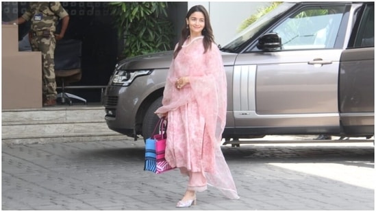 Meanwhile, Alia Bhatt and Ranbir Kapoor got married on April 14 after dating for nearly five years. They tied the knot in a traditional Punjabi ceremony in the presence of close friends and family members at Ranbir's Pali Hill house Vastu.(HT Photo/Varinder Chawla)