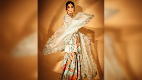Hina Khan's outfit comes with a full sleeve kurta in Indian organza base with print and embellishment and matching sharara pants.(Instagram/@realhinakhan)