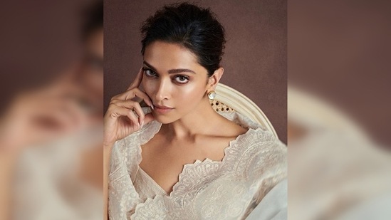 Deepika Padukone asks a simple yet very tricky question to her fans about which picture they'd prefer. A die-hard fan of the actor will surely have a tough time picking.(Instagram/@deepikapadukone)