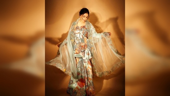 Hina Khan added some diamond jewellery to complement her pastel sharara set.(Instagram/@realhinakhan)