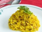 Poha (flattened rice), murmura (puffed rice) and upma (made of semolina) too are considered healthy as eating them doesn't make you feel too heavy Poha (flattened rice), murmura (puffed rice) and upma (made of semolina) too are considered healthy as eating them doesn't make you feel too heavy