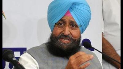 The Congress and Shiromani Akali Dal (SAD) on Wednesday accused the Aam Aadmi Party (AAP) of “political vendetta” against its former leaders Kumar Vishwas and Alka Lamba for their statements criticising Delhi chief minister Arvind Kejriwal. The Congress and Shiromani Akali Dal (SAD) on Wednesday accused the Aam Aadmi Party (AAP) of “political vendetta” against its former leaders Kumar Vishwas and Alka Lamba for their statements criticising Delhi chief minister Arvind Kejriwal.