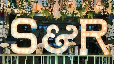 5. Personalisation in wedding decor - Your wedding decor can make all the difference and it's even more stunning when you personalize. So, this wedding season, think outside the box and be inventive. 'Personalisation' is an increasingly popular trend in weddings, from wedding decor to invites to bridal fashions. You can go with something personal to you as a couple or something fun that links along with your wedding location or decor. Couples are also including personal and distinctive aspects into their wedding decor to make the setup and theme truly unique and their own! From personalised cushions to adding wedding hashtags on cocktail glasses, decor, dance floor, photo pop-ups and more, couples are willing to swing on the whole creative spectrum to add personalised elements to their wedding decor. It has been flooding the social media-driven world and has almost become like a ritual these days.&nbsp; (Twitter/SamaniDecorator)