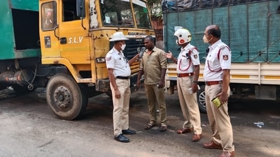BBMP's Chief Commissioner Gaurav Gupta will hold a meeting with the transport and traffic police department to discuss imposing safety rules. BBMP's Chief Commissioner Gaurav Gupta will hold a meeting with the transport and traffic police department to discuss imposing safety rules.